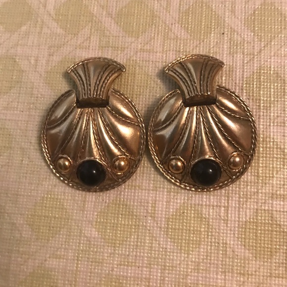 Gold and black clip on earrings - Picture 1 of 3